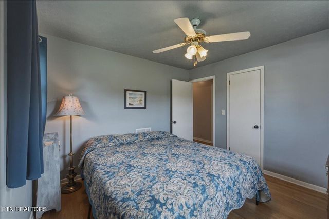 3334 Oak Ave, Strawberry Plains, TN 37871