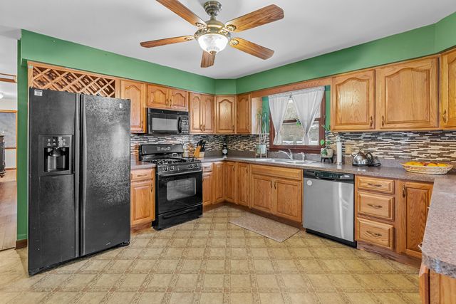 107 Fellemore Lane, Montgomery, IL 60538