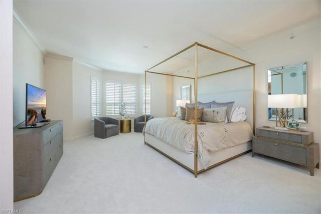 285 Grande WAY 706, Naples, FL 34110