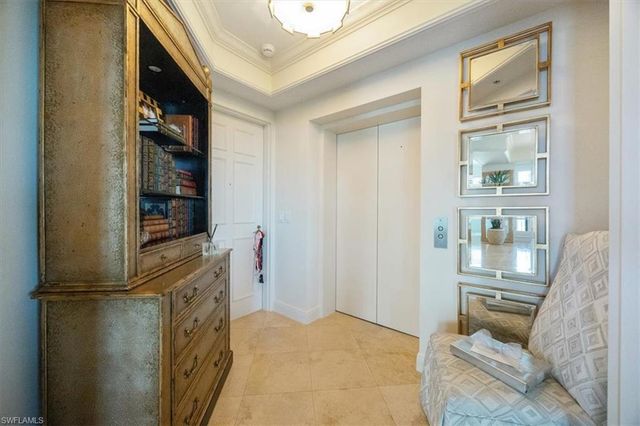 285 Grande WAY 706, Naples, FL 34110