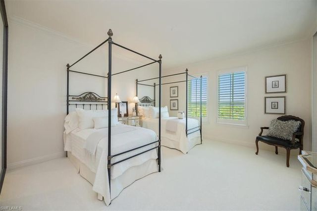 285 Grande WAY 706, Naples, FL 34110