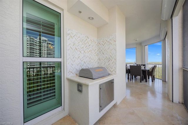 285 Grande WAY 706, Naples, FL 34110