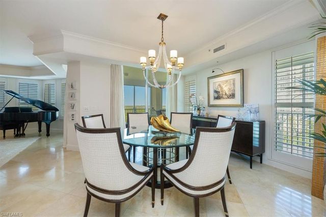 285 Grande WAY 706, Naples, FL 34110