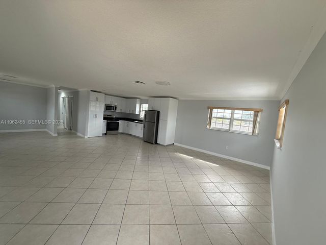 948 E 47th St 2nd Floor, Hialeah, FL 33013
