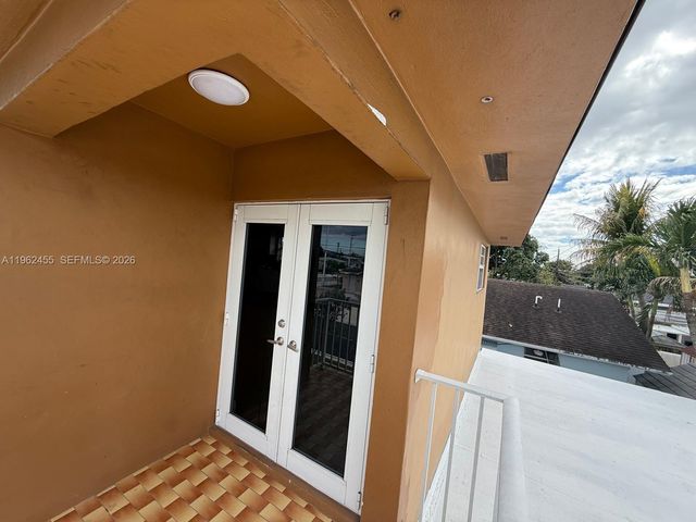 948 E 47th St 2nd Floor, Hialeah, FL 33013