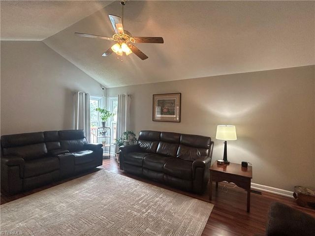 186 Crestview Drive, Mocksville, NC 27028