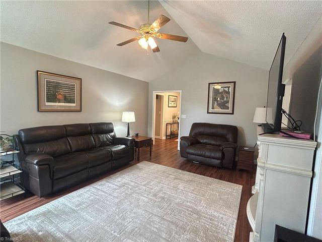 186 Crestview Drive, Mocksville, NC 27028