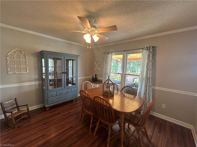 186 Crestview Drive, Mocksville, NC 27028