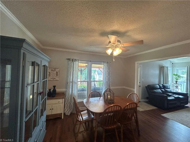 186 Crestview Drive, Mocksville, NC 27028
