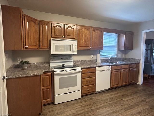 186 Crestview Drive, Mocksville, NC 27028