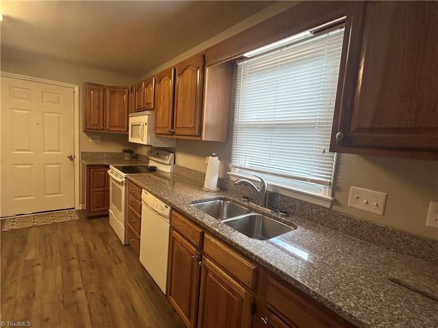 186 Crestview Drive, Mocksville, NC 27028