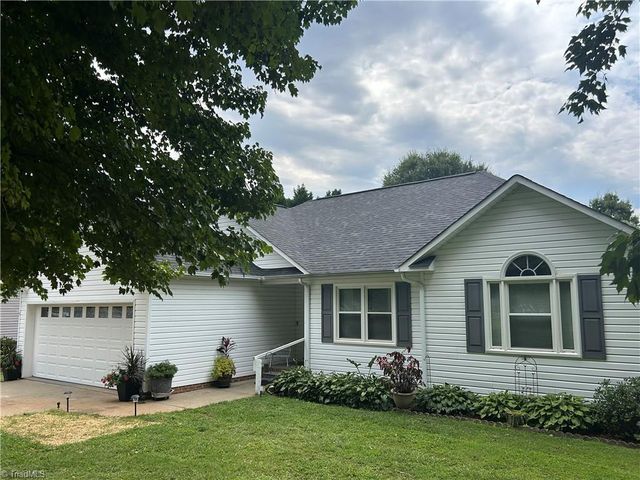186 Crestview Drive, Mocksville, NC 27028
