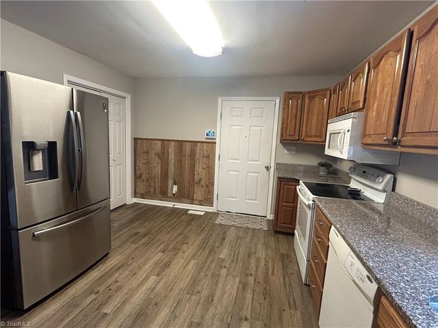 186 Crestview Drive, Mocksville, NC 27028