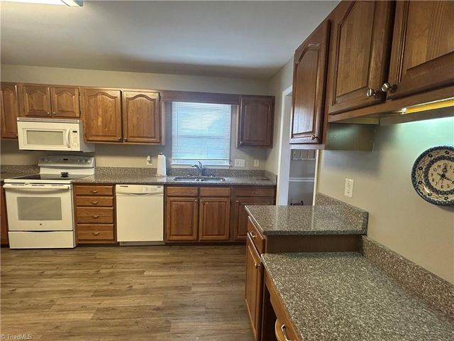 186 Crestview Drive, Mocksville, NC 27028