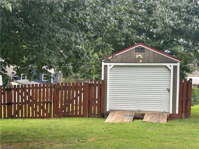 186 Crestview Drive, Mocksville, NC 27028