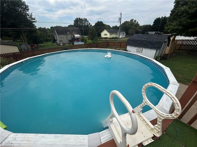 186 Crestview Drive, Mocksville, NC 27028