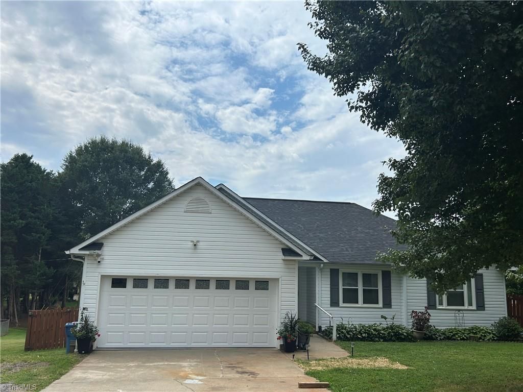 186 Crestview Drive, Mocksville, NC 27028