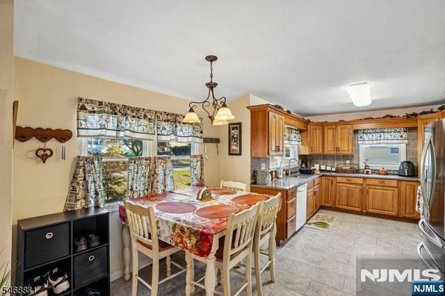 9 Ridgeview Court, Hardyston, NJ 07460