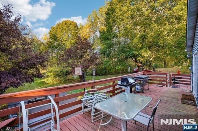 9 Ridgeview Court, Hardyston, NJ 07460