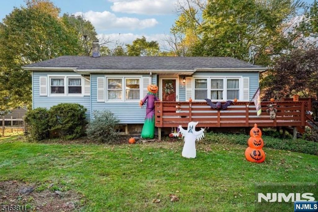 9 Ridgeview Court, Hardyston, NJ 07460