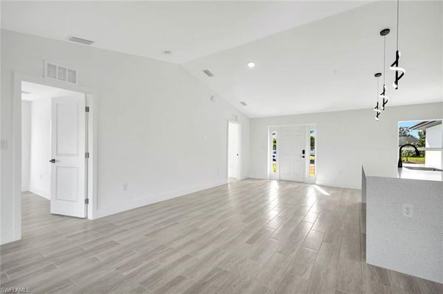 1729 NE 23rd ST, Cape Coral, FL 33909