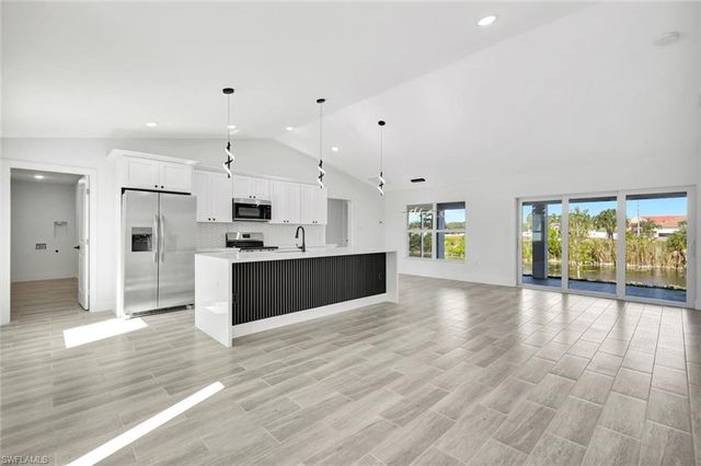 1729 NE 23rd ST, Cape Coral, FL 33909