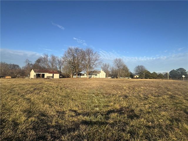 7516 S Arnett Road, Grain Valley, MO 64029