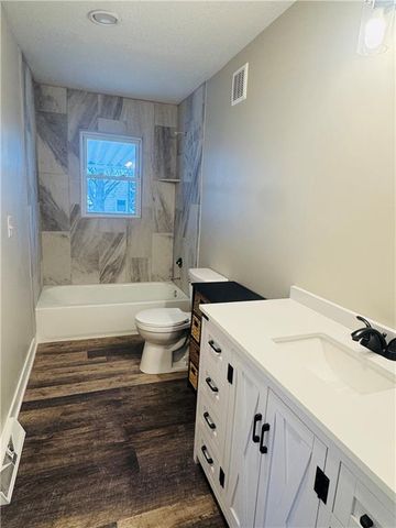 7516 S Arnett Road, Grain Valley, MO 64029