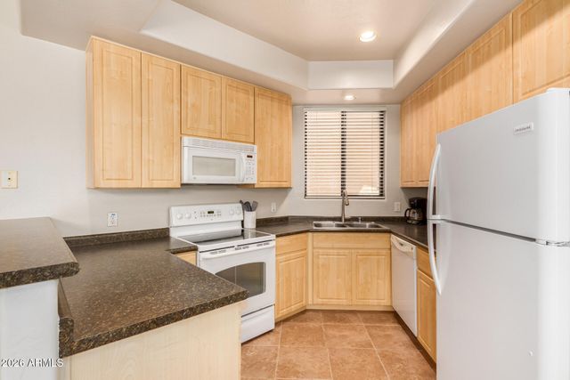 705 W QUEEN CREEK Road 1073, Chandler, AZ 85248