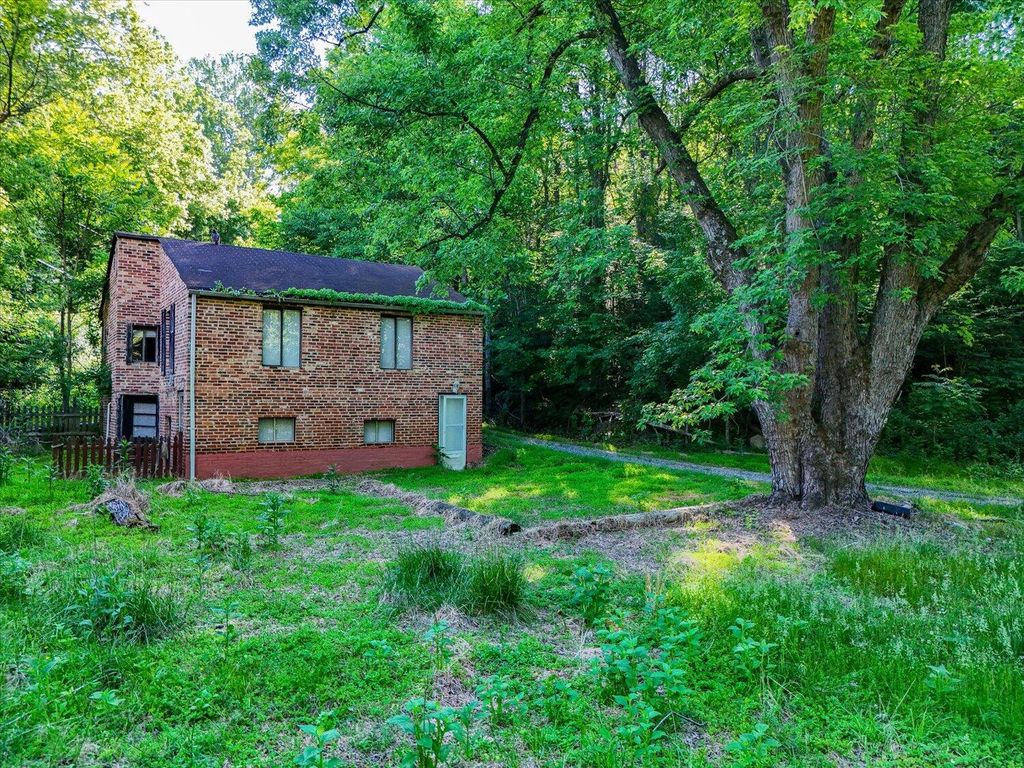 7320 Merriman RD, Boones Mill, VA 24065