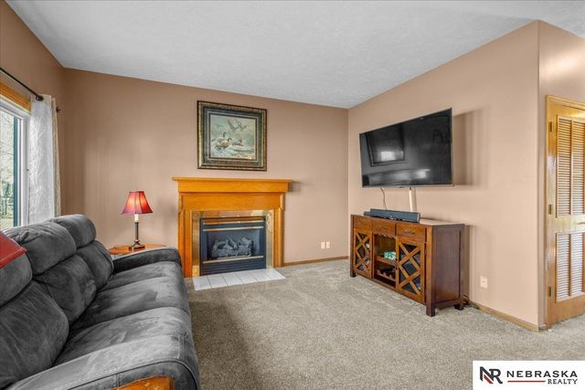 14948 H Street, Omaha, NE 68137