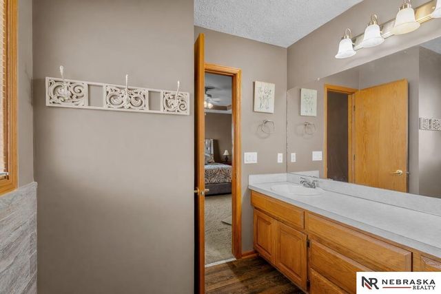 14948 H Street, Omaha, NE 68137