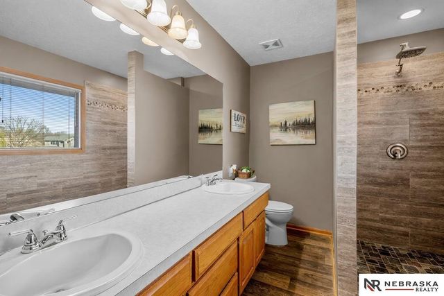 14948 H Street, Omaha, NE 68137