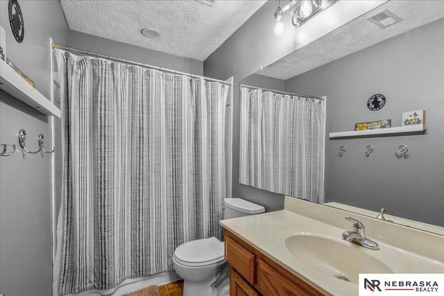 14948 H Street, Omaha, NE 68137