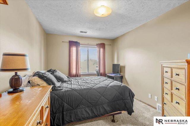 14948 H Street, Omaha, NE 68137