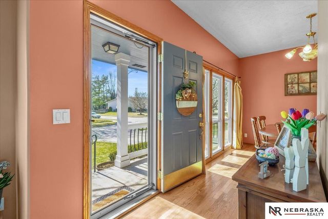 14948 H Street, Omaha, NE 68137