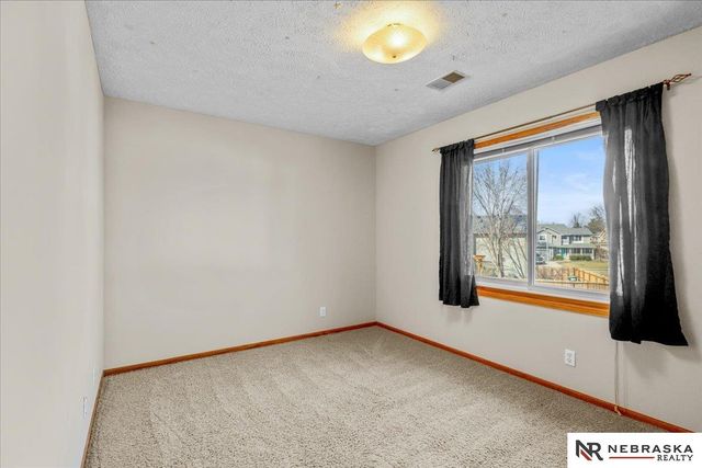 14948 H Street, Omaha, NE 68137