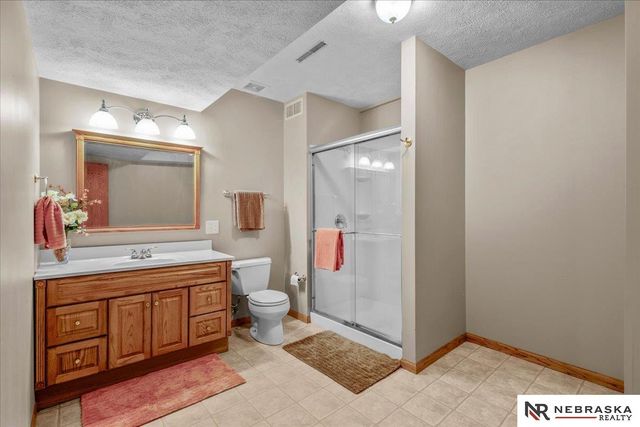 14948 H Street, Omaha, NE 68137