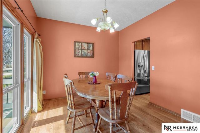 14948 H Street, Omaha, NE 68137