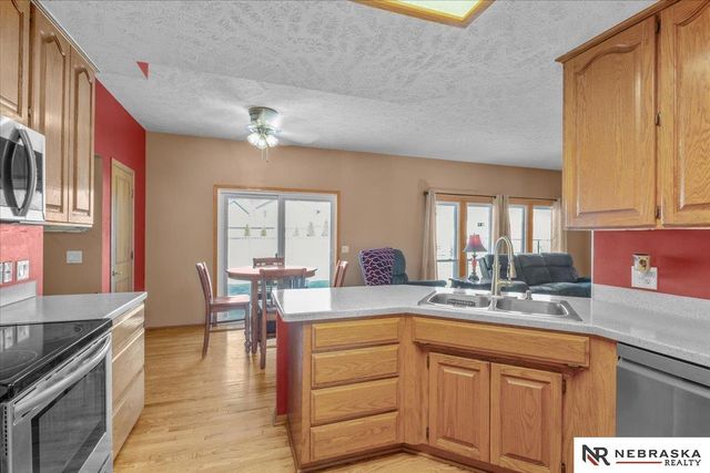 14948 H Street, Omaha, NE 68137