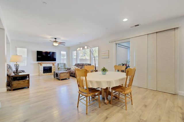 848 Calico Dr, Rocklin, CA 95765