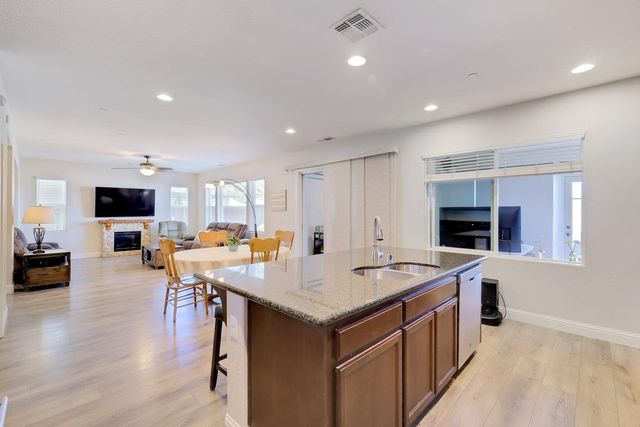 848 Calico Dr, Rocklin, CA 95765