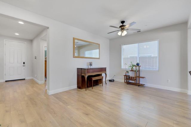 848 Calico Dr, Rocklin, CA 95765