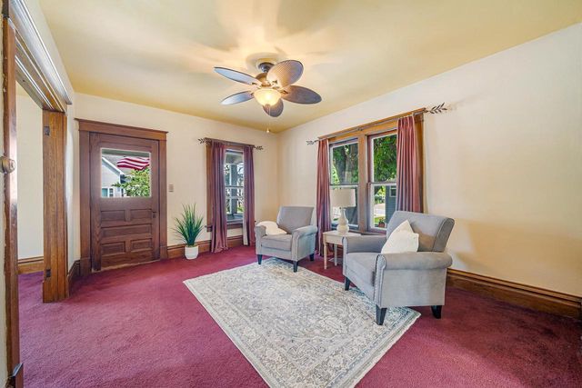 107 W 16TH AVENUE, Oshkosh, WI 54902