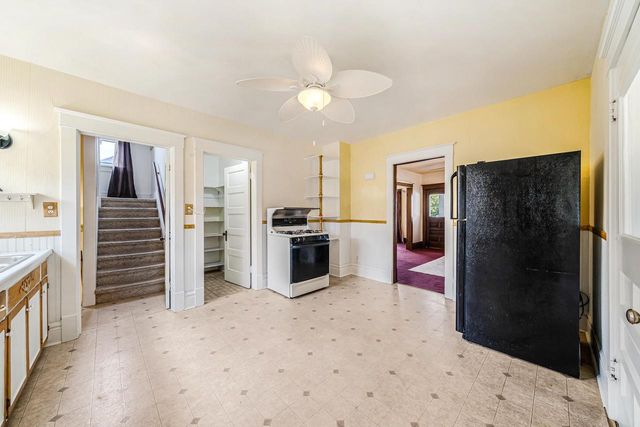 107 W 16TH AVENUE, Oshkosh, WI 54902