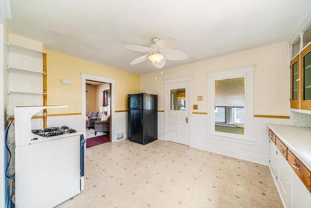107 W 16TH AVENUE, Oshkosh, WI 54902