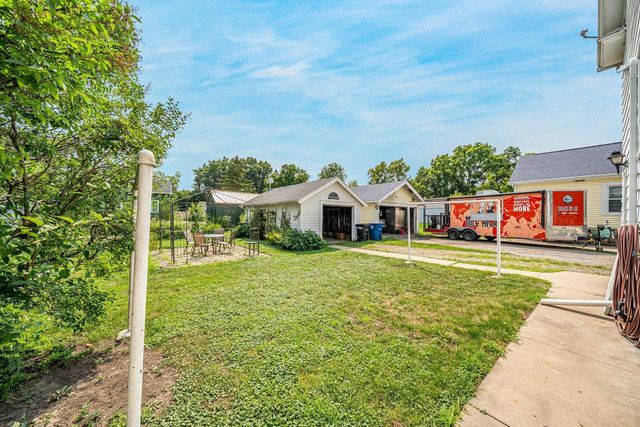 107 W 16TH AVENUE, Oshkosh, WI 54902