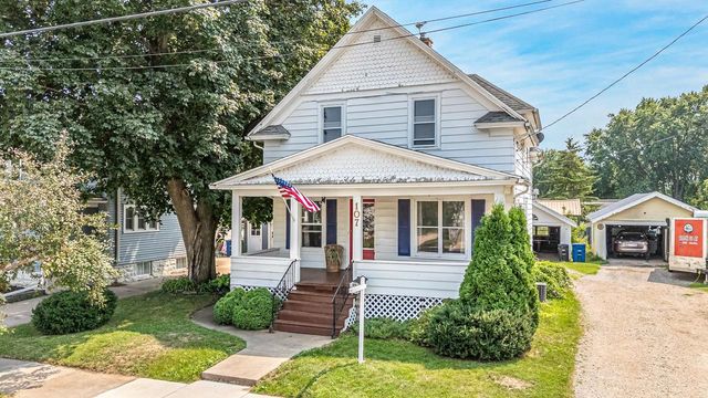 107 W 16TH AVENUE, Oshkosh, WI 54902