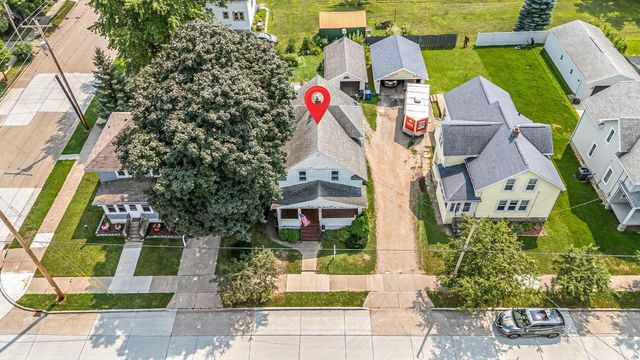 107 W 16TH AVENUE, Oshkosh, WI 54902