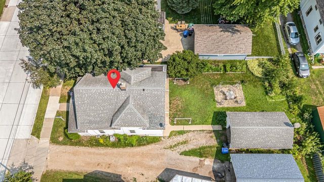 107 W 16TH AVENUE, Oshkosh, WI 54902